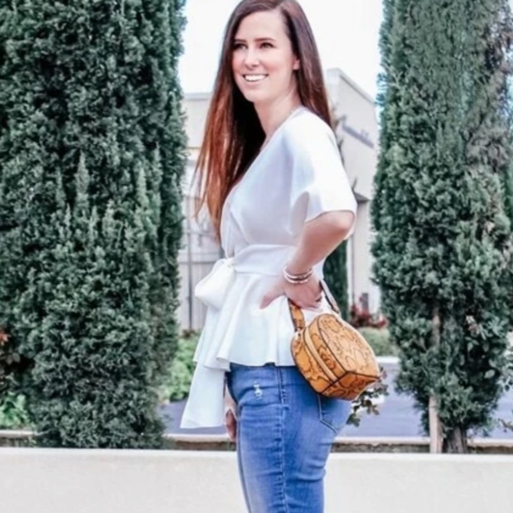 White Peplum Top V-Neck Half Sleeve Front Ties - Picture 11 of 12